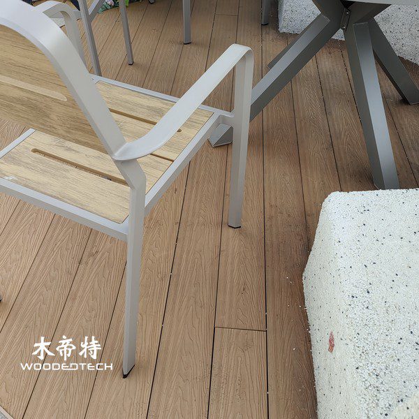 durable-8-foot-composite-decking-boards-for-residential-projects-2