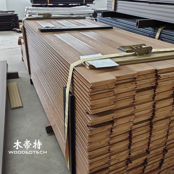 durable-wood-plastic-flooring-for-patio-and-backyard-landscaping-2