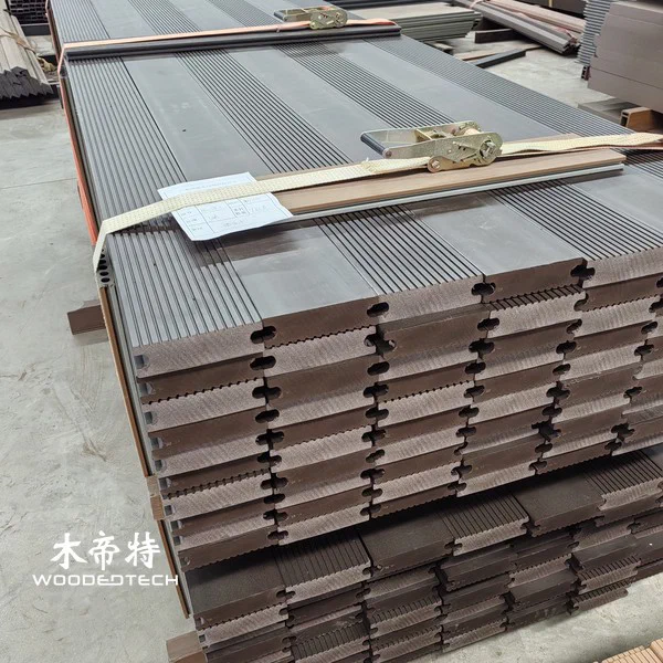 Durable WPC solid flooring for Heavy-Duty Outdoor Applications