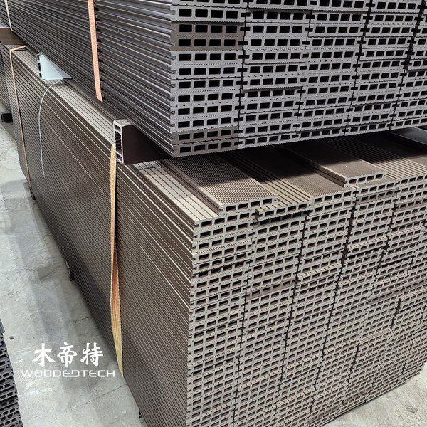 eco-friendly-composite-decking-boards-for-sustainable-outdoor-living-2