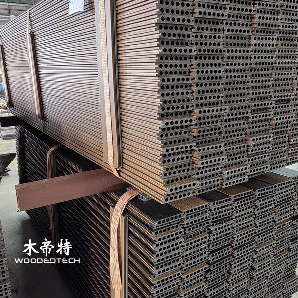 evergrain-composite-decking-alternatives-with-natural-wood-grain-texture-2