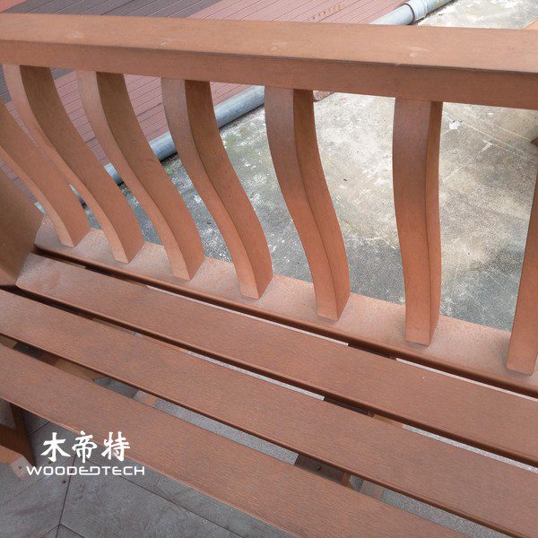 expert-comparison-is-wood-or-composite-decking-better-for-your-backyard-1