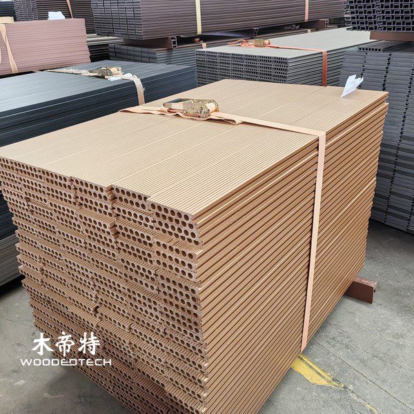 heavy-duty-weatherproof-decking-boards-for-all-weather-use-2