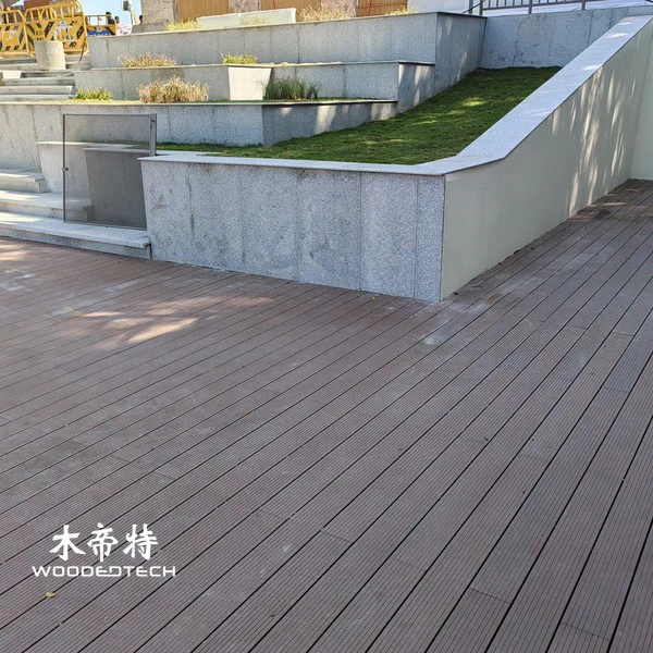 Trending Composite Deck Colors and Fade-Resistant Palette Guide