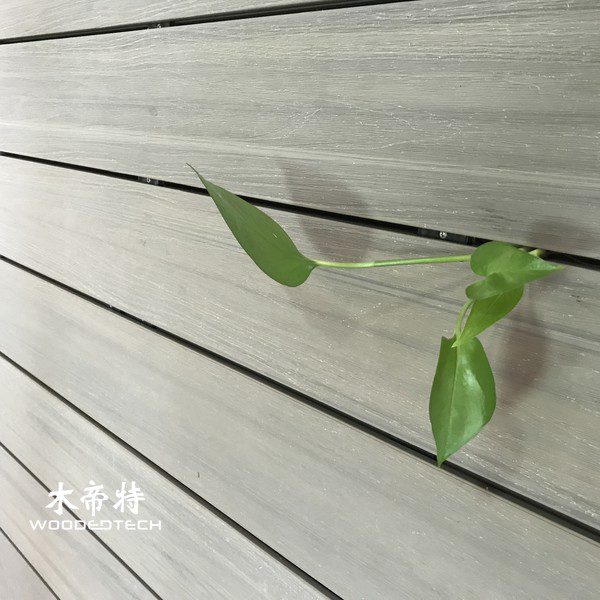 weatherproof-plastic-wood-floors-for-outdoor-balconies-and-gardens-2