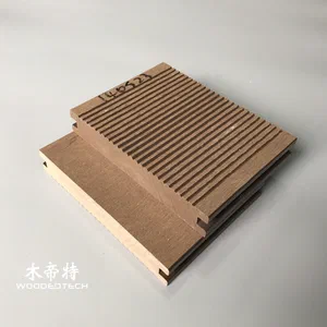 D14023S Plastic Wood Flooring Outdoor with Flat and Grooved Surfaces Offers Optional 2D Wood Grain Finish