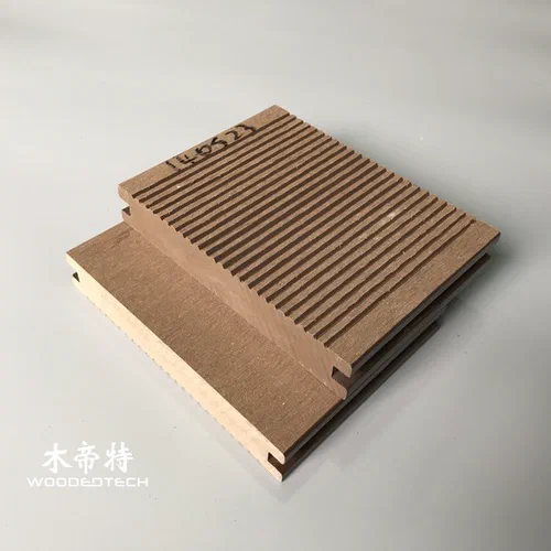D14023S Plastic Wood Flooring Outdoor with Flat and Grooved Surfaces Offers Optional 2D Wood Grain Finish