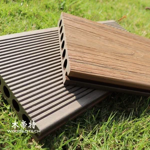 GD14s23 نسل دوم نیمه بسته شده کامپوزیت های پلاستیکی چوب اکستروژن WPC Decking دارای یک طراحی سوراخ گرد کلاسیک برای کفپوش در فضای باز است